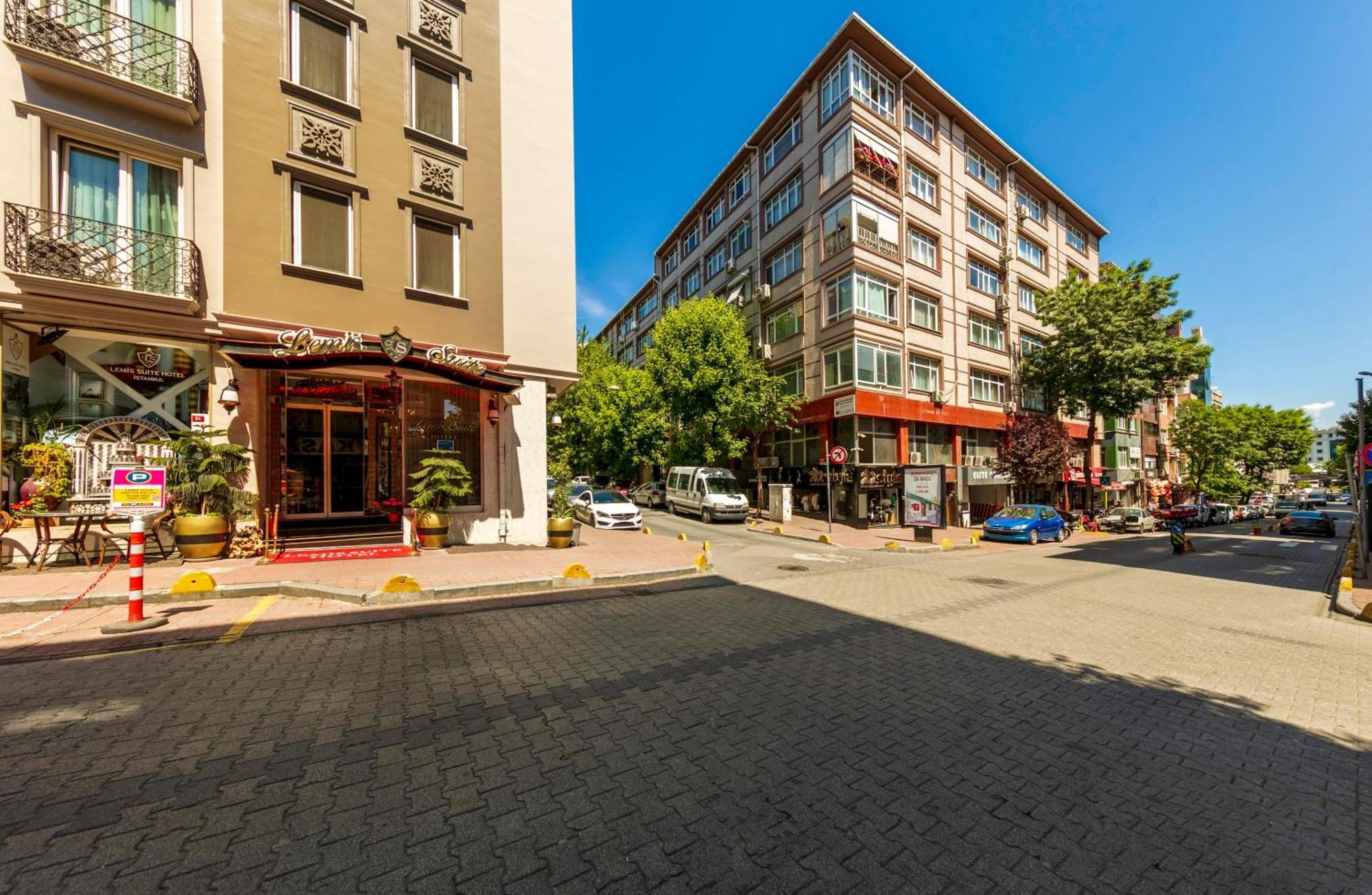 Lemis Aparthotel 3*